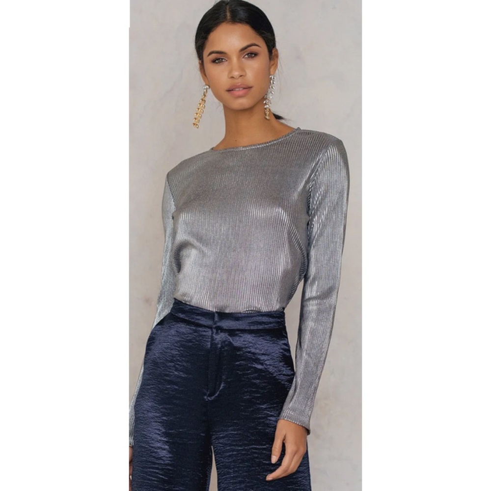 Na-Kd Pleated Round Neck Open Back Party Top